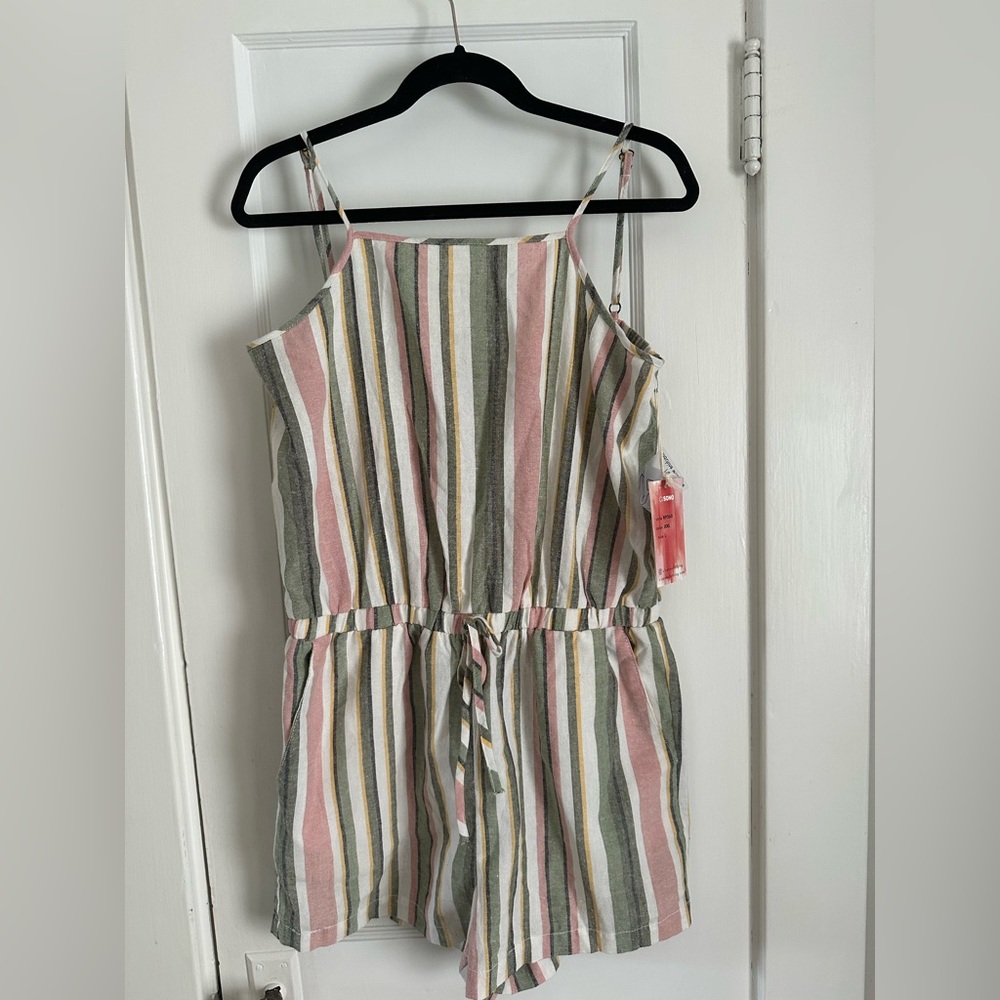 🌸 NWT Ci Sono Striped Linen Romper- fully adjustable, Size L